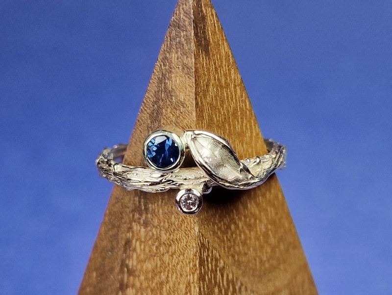 Blog over geboortestenen. Dierenriemstenen en maandstenen. Handgemaakte sieraden met geboortestenen uit het Oogst atelier in Amsterdam.