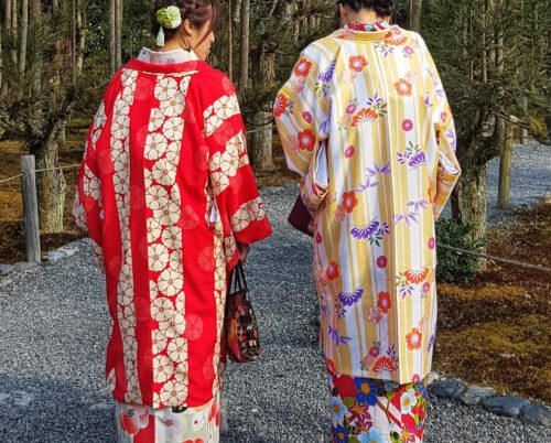 Dames in kimono in Kyoto. Inspiratie voor de Japonais collectie Oogst Amsterdam