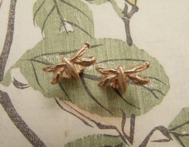 Rose gold ear stud 'Insects'. Sweet 'Dragonfly' earrings. Design by Oogst goldsmith in Amsterdam