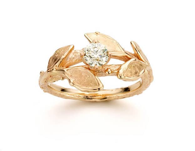 Gouden ring Boomgaard, met blaadjes en briljant geslepen diamant. Oogst goudsmeden Amsterdam.