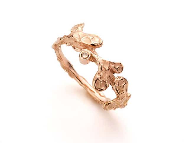 Roodgouden 'Blaadjes' ring met bruine diamant. Uit het Oogst goudsmid atelier Amsterdam.