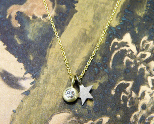 Geelgouden diamant hanger Boleet. Witgouden Ster hanger. Bruidssieraad. Yellow gold diamond pendant. White gold Star pendant. Bridal jewellery. Made by Oogst Amsterdam.