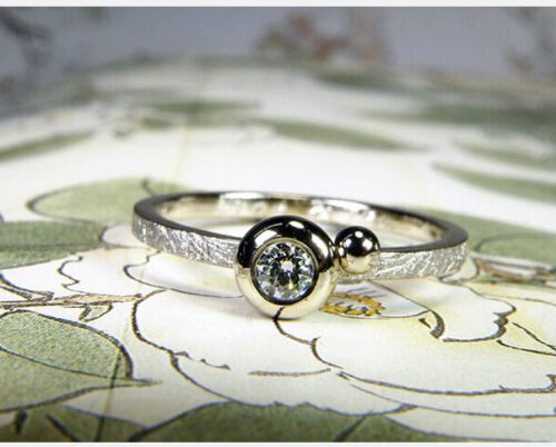 Witgouden ring Boleet met diamant. Oogst Goudsmid Amsterdam