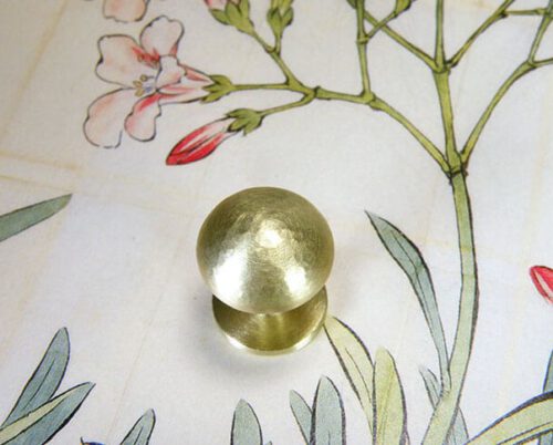 Geelgouden manchetknopen. Assieraad. Yellow gold cufflinks. Remembrance jewel. Oogst goudsmid Amsterdam