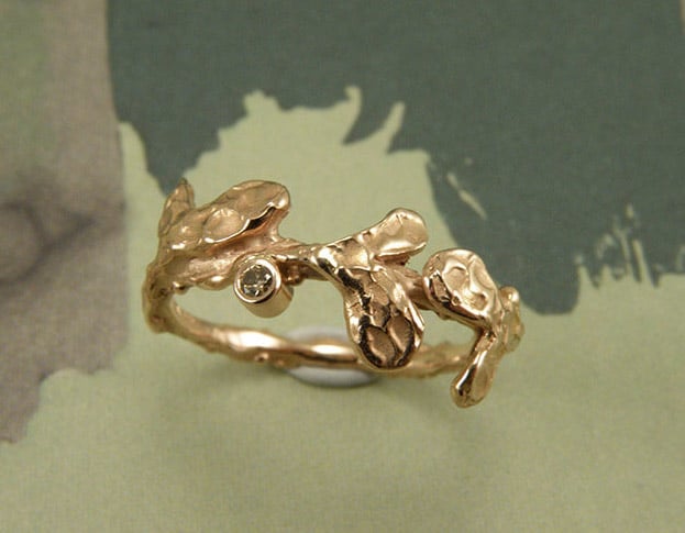 Roodgouden 'Blaadjes' ring met bruine diamant. Uit het Oogst goudsmid atelier Amsterdam.