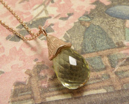 Roodgouden hanger met lemon quartz. Rose gold pendant with lemon quartz. Oogst goudsmid Amsterdam