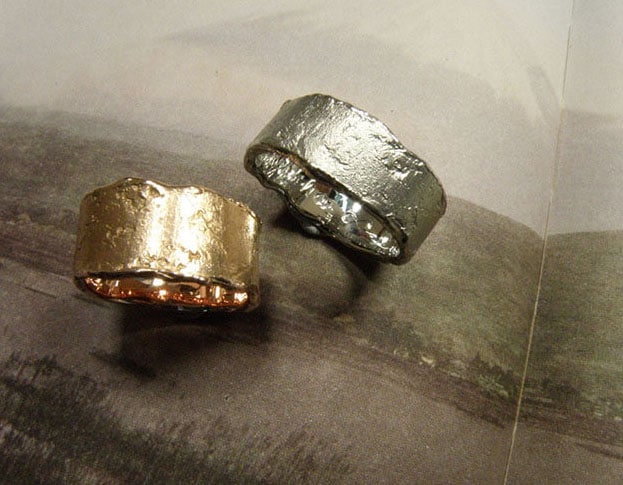Handmade golden textured wedding rings. Oogst goldsmith Amsterdam.
