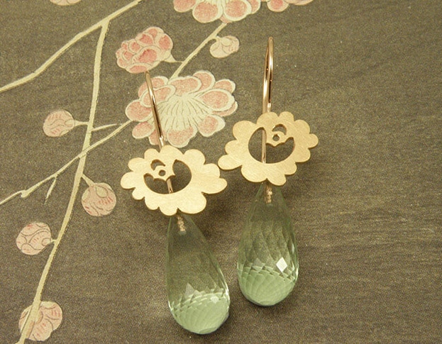 Roodgouden oorbellen met prasioliet. Bruidssieraden. Rose gold earrings with prasiolite. Bridal jewellery. Oogst Amsterdam.