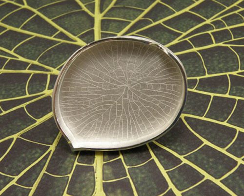 Ring hortus collectie Victoria blad in zilver. Ring Victoria leaf in silver Botanical Garden collection. Design by Oogst Amsterdam