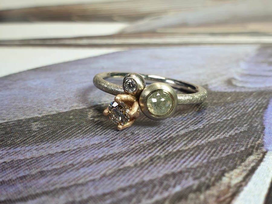 Ring Verzameling, witgoud met diamanten. Ring Cluster, white gold with diamonds. Oogst goudsmid Amsterdam