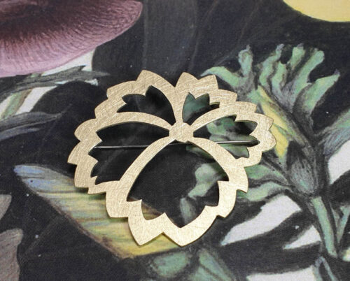 Geelgouden speld Japonais. Yellow gold brooch Japonais. Handgemaakte sieraden, Oogst goudsmid Amsterdam.