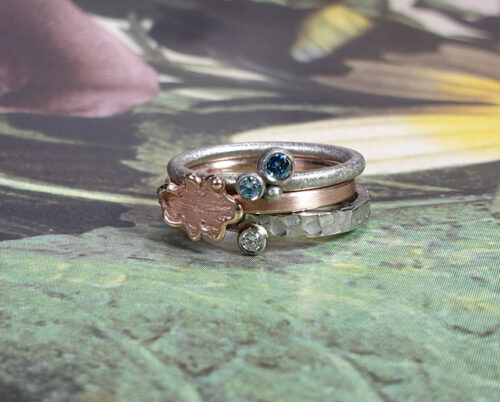 Ring Bessen Eik Deining Roodgouden blaadje ring Witgouden diamant ring. Aanschuifringen. Rings Berries Oak Swell Rose gold Leaf ring White gold diamond ring. Stack rings. Oogst goudsmid Amsterdam