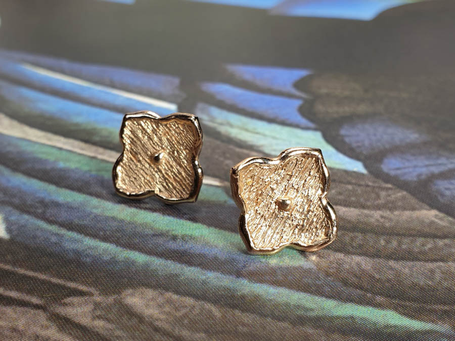 Roodgouden kamon oorsieraden uit de japonais collectie. Rose gold earrings Japonais kamon . Oogst goudsmid Amsterdam