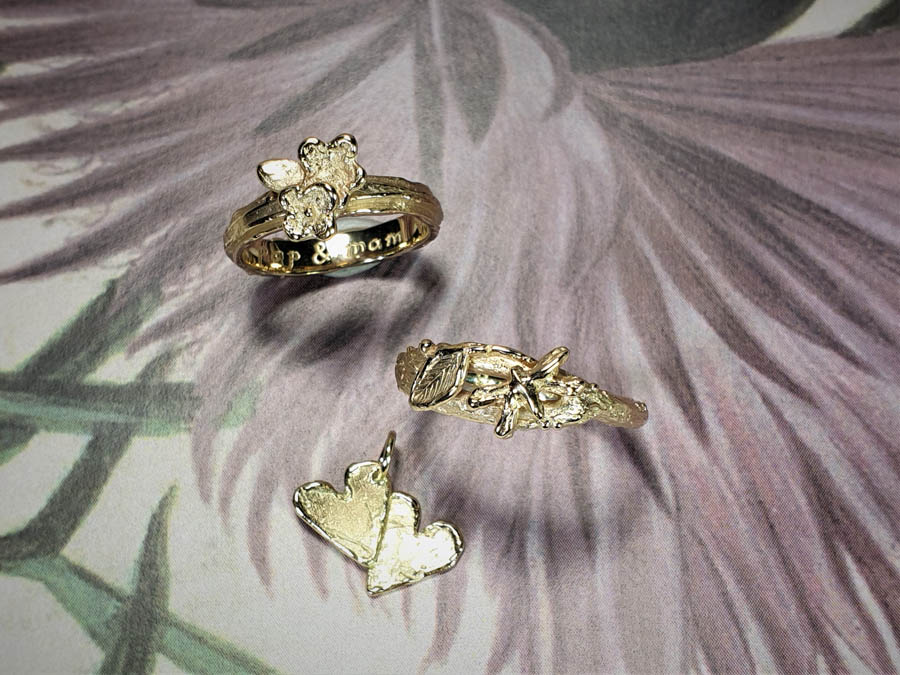 Ring erosie, ring Boomgaard, hanger Hartjes, vervaardigd van eigen oud goud. Ring Erosion, ring Orchard and pendant Hearts created from heirloom gold. design Oogst Amsterdam