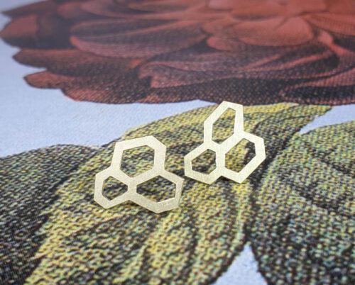 Geelgouden oorsieraden Honingraat. Yellow gold earrings Honeycomb. Oogst goudsmid Amsterdam