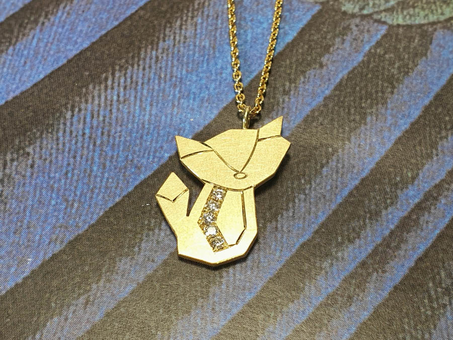 Birth present, custom designed pendant. Made from heirloom gold and diamonds. Push present. Oogst goldsmith Amsterdam