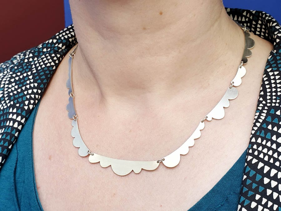 Collier zilveren wolken Lineair . Silver necklace clouds from the Lineair line. Oogst goudsmid Amsterdam