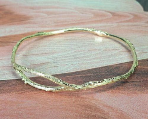 Armband Boomgaard, takjes rinkelband van eigen oud goud gemaakt. Bracelet Orchard, made from heirloom gold. Design by Oogst. Oogst goudsmid Amsterdam