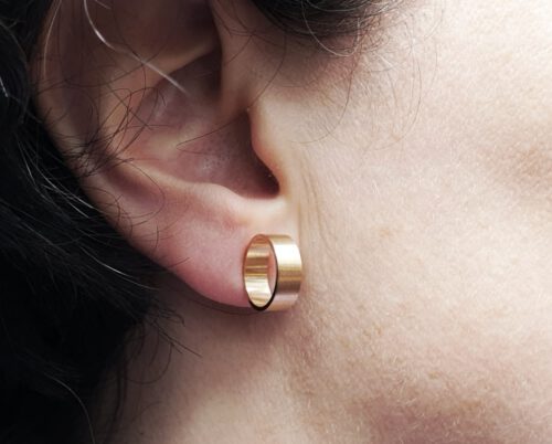 Rosé gold ear studs Circle Box. Oogst goldsmith Amsterdam. Independent jewellery designer.