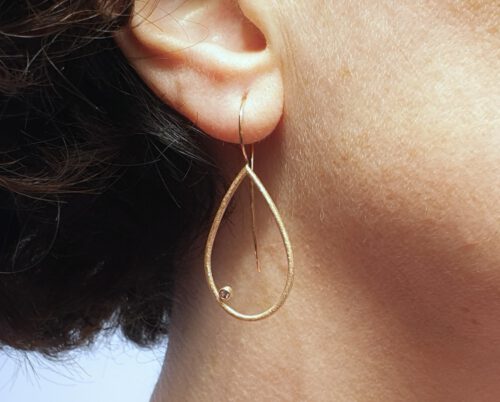 Druppel oorsieraden roodgoud met roze spinel. Rose gold earrings Drops with pink spinel. Oogst goudsmid Amsterdam
