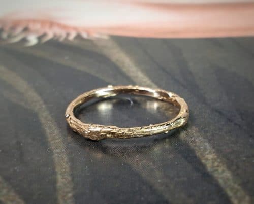 Roodgouden 'Boomgaard' ring, fijn takje. Oogst Goudsmid Amsterdam.