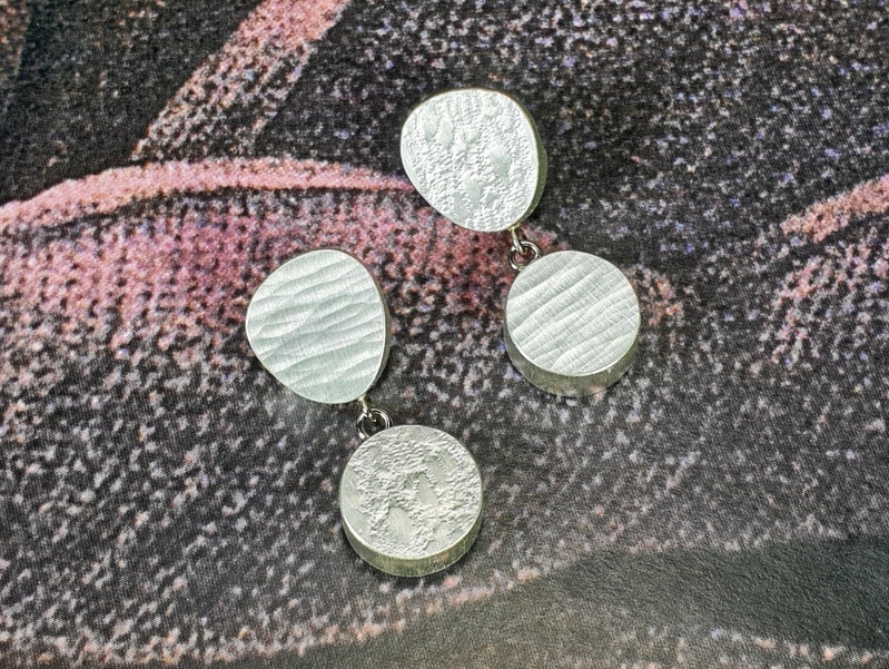Zilveren oorbellen Japonais doosjes. Silver earrings Japonais. Oogst goudsmid Amsterdam