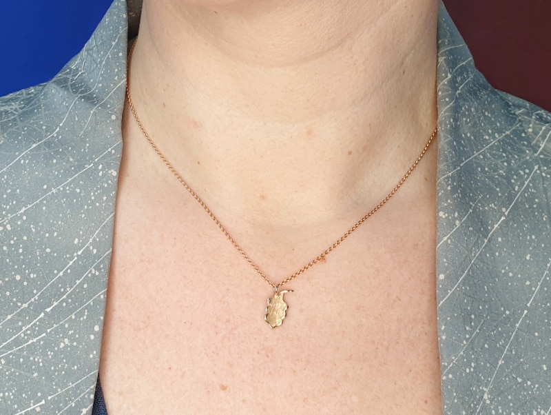 Rosé gold Oak leaf pendant. Design by Oogst goldsmith Amsterdam