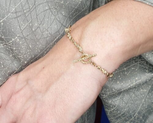 Geelgouden 'Bessen' armband. Oogst goudsmid Amsterdam.