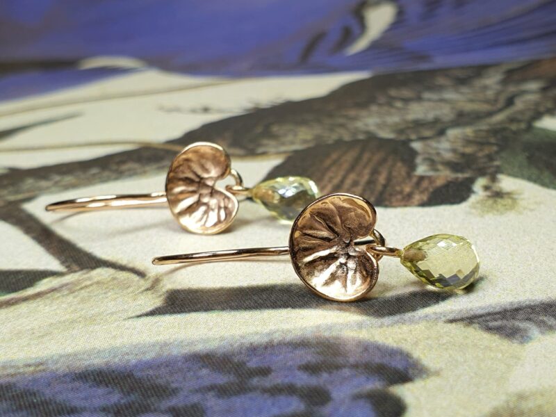 Rose gold Fungus earrings with lemon quartz drops. Made in the Oogst studio in Amsterdam.