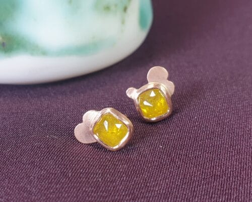 Roségouden Wolk oorbellen met honinggele natural diamant. Ontwerp van Oogst Sieraden