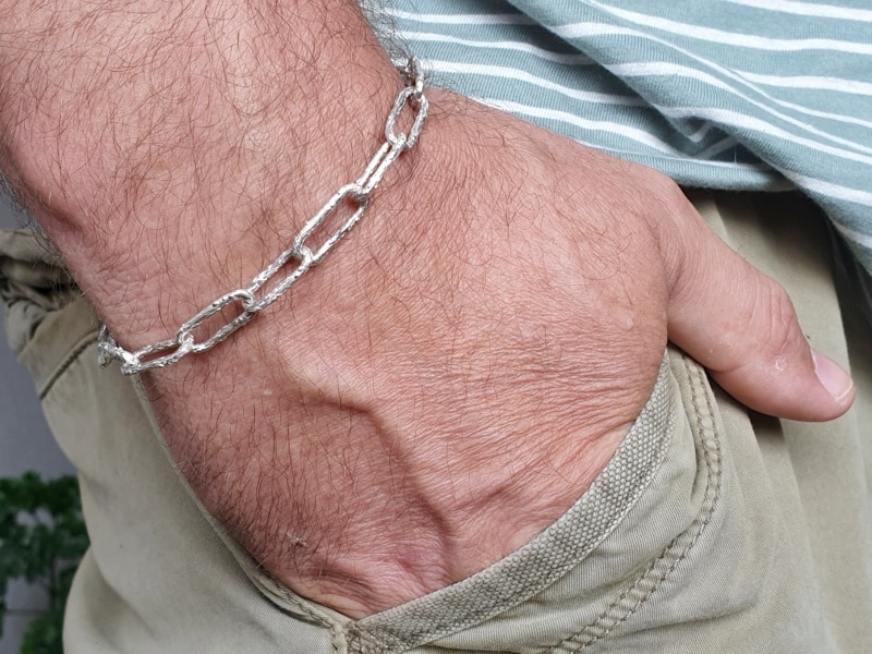 Heren sieraden. Zilveren Boomgaard schakel armband. Heren armband. Ontwerp van Oogst Sieraden in Amsterdam
