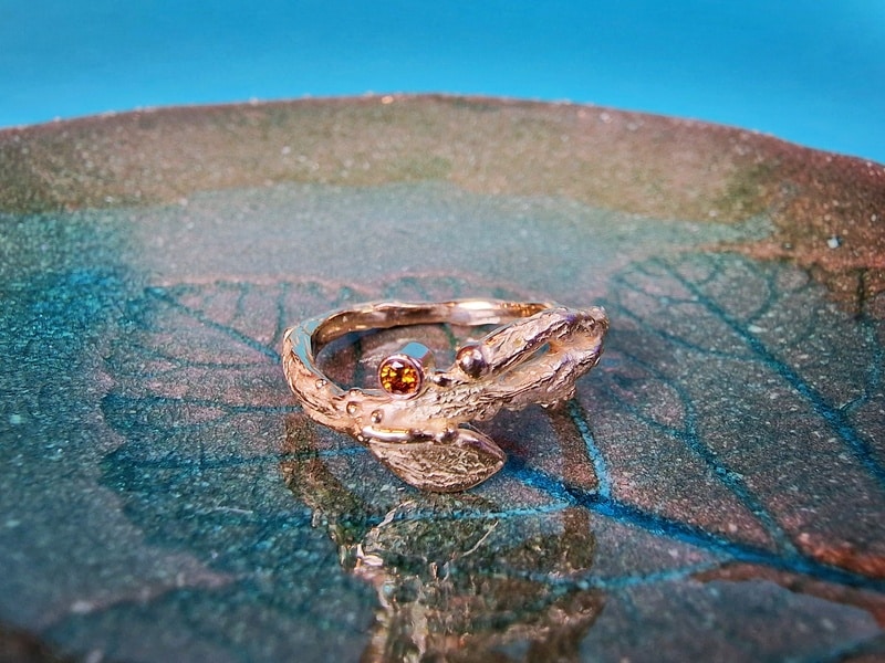 Roségouden Ring Takje met cognac diamant uit de Boomgaard serie van Oogst Goudsmeden.