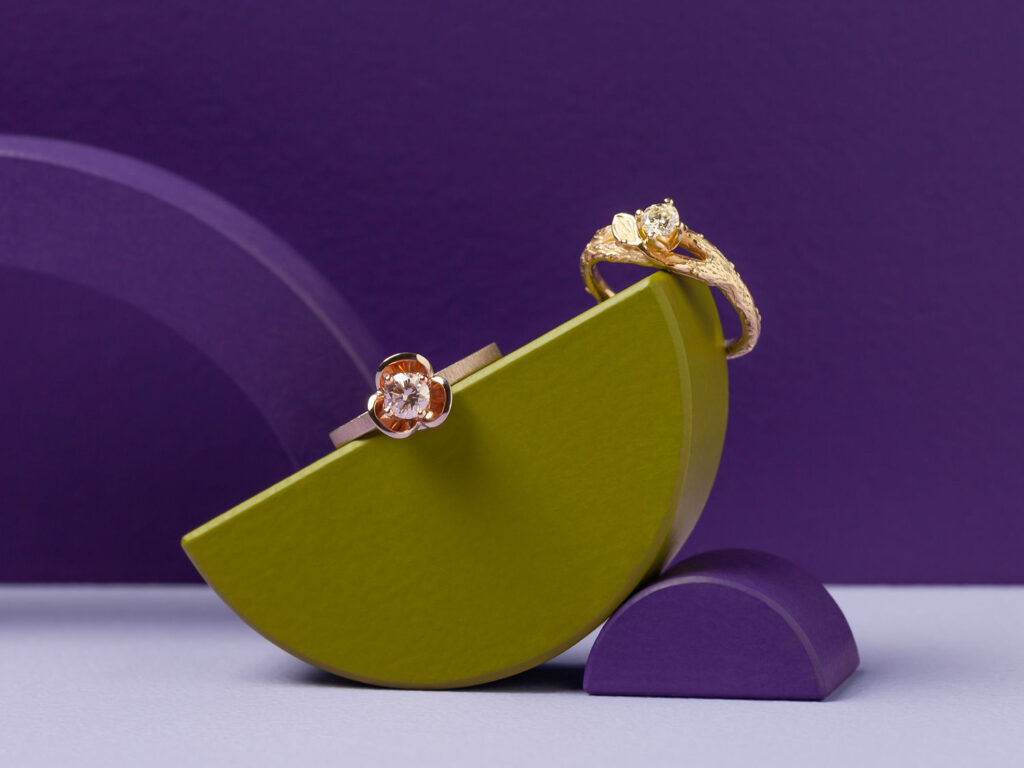 Handgemaakte Verlovingsring. Bijzonder ontwerp van Oogst Sieraden, goudsmid in Amsterdam.