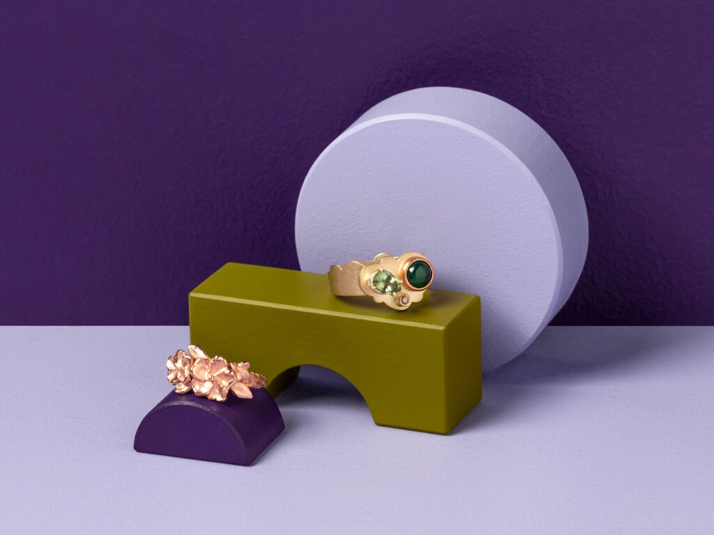 Handgemaakte ringen. Bijzonder sieraad ontwerp van Oogst Goudsmeden in Amsterdam.