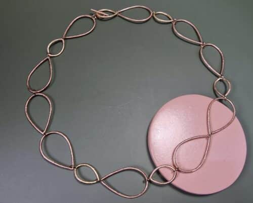Druppels en Blaadjes collier in roségoud en roodgoud. Statement gouden ketting uit het Oogst atelier.