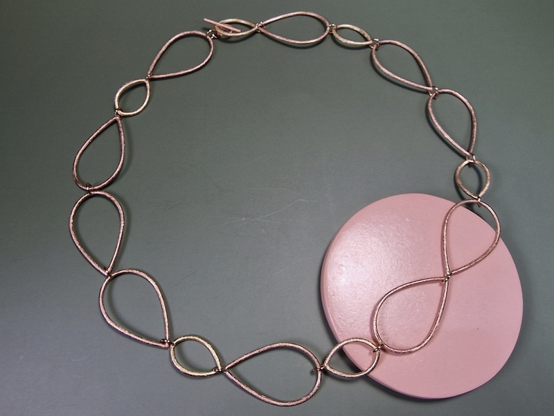 Druppels en Blaadjes collier in roségoud en roodgoud. Statement gouden ketting uit het Oogst atelier.